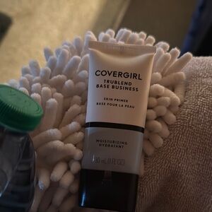COVERGIRL Base Business Primer - Black and White